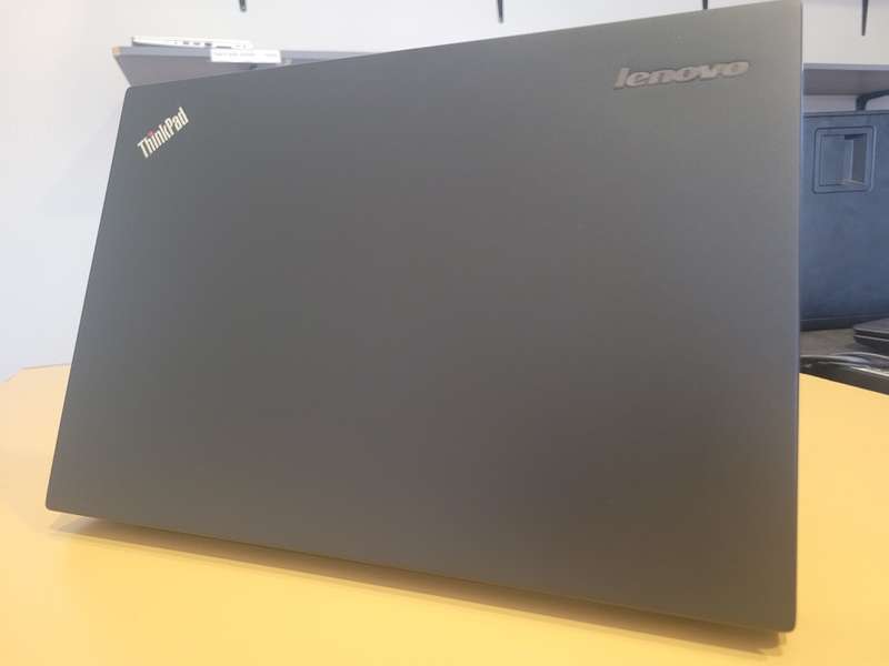 Fast!*Lenovo Thinkpad T450*i5-5300U*8gb ram*240gb ssd*HD+ DISPLAY*