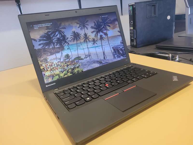 Fast!*Lenovo Thinkpad T450*i5-5300U*8gb ram*240gb ssd*HD+ DISPLAY*