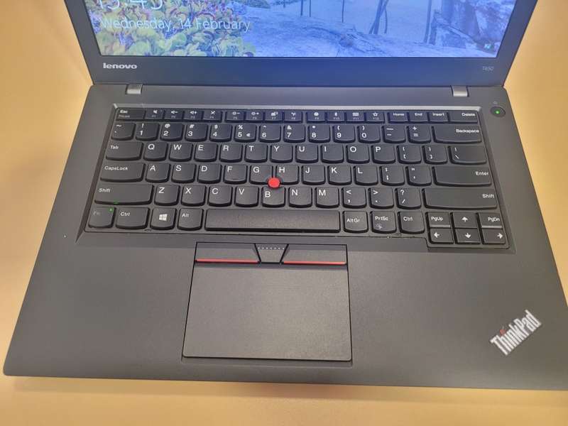 Fast!*Lenovo Thinkpad T450*i5-5300U*8gb ram*240gb ssd*HD+ DISPLAY*