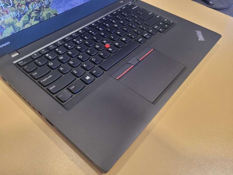 Fast!*Lenovo Thinkpad T450*i5-5300U*8gb ram*240gb ssd*HD+ DISPLAY*