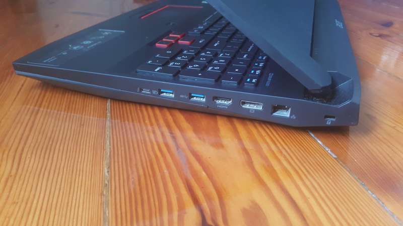 **GAMING MONSTER**Acer Predator 17**6TH GEN CORE i7**16GB DDR4 RAM**2TB/SSD**8GB GTX 980**FHD**