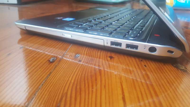 HP ENVY M6 CORE i5, 6GB RAM,750GB HDD,2GB 7670M,BEATS AUDIO, BACKLIT KB