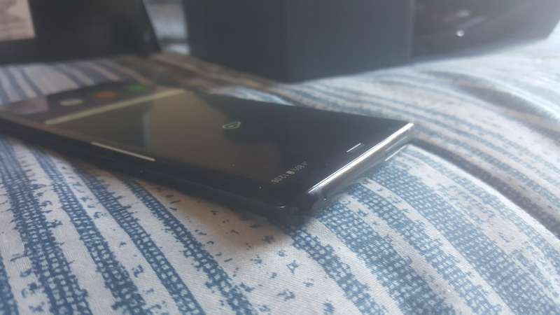 **MINT CONDITION**SAMSUNG NOTE 8 64GB + DEX STATION + WIRELESS CHARGER