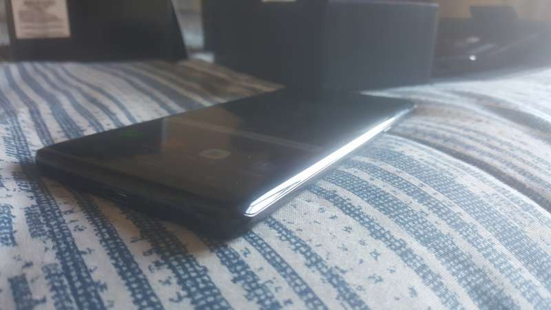 **MINT CONDITION**SAMSUNG NOTE 8 64GB + DEX STATION + WIRELESS CHARGER