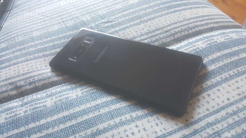 **MINT CONDITION**SAMSUNG NOTE 8 64GB + DEX STATION + WIRELESS CHARGER