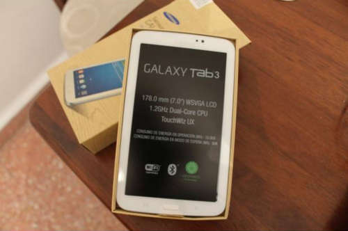 Samsung Galaxy Tab 3 T211 7.0" *16GB* 3G + Accesories!