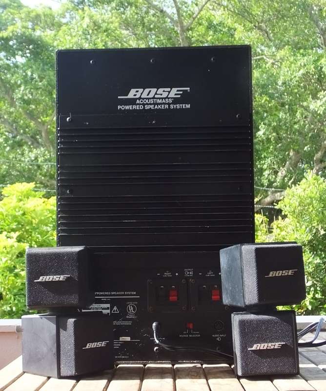 BOSE Acoustimass Powered Speaker System