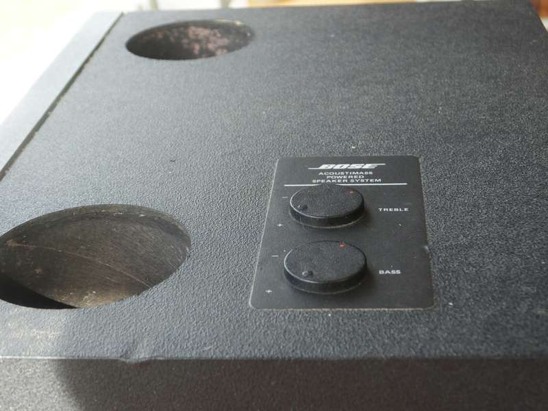 BOSE Acoustimass Powered Speaker System