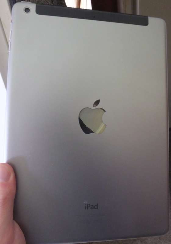 Apple iPad Air 64GB WiFi + Cellular / LTE with Original Apple Box in EXCELLENT Like New Condition
