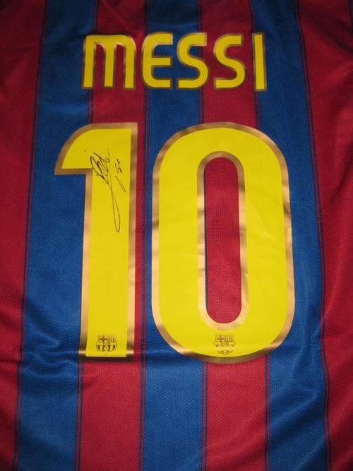 Lionel Messi signed Fc Barcelona 2009/10 home shirt WOW