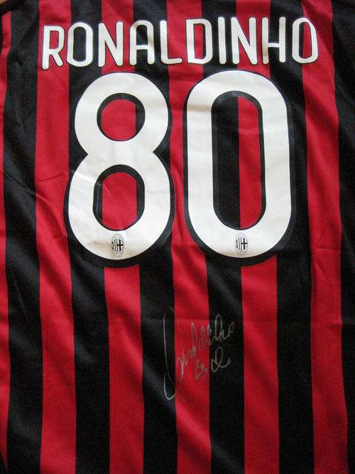 Ronaldinho signed Ac Milan 2009/10 home shirt WOW