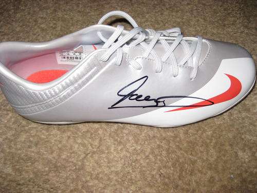 Fernando Torres signed Spain & Liverpool Nike Mercurial football boot!
