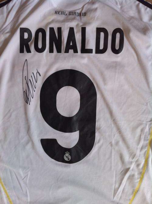 Cristiano Ronaldo signed Real Madrid 2009/10 home shirt