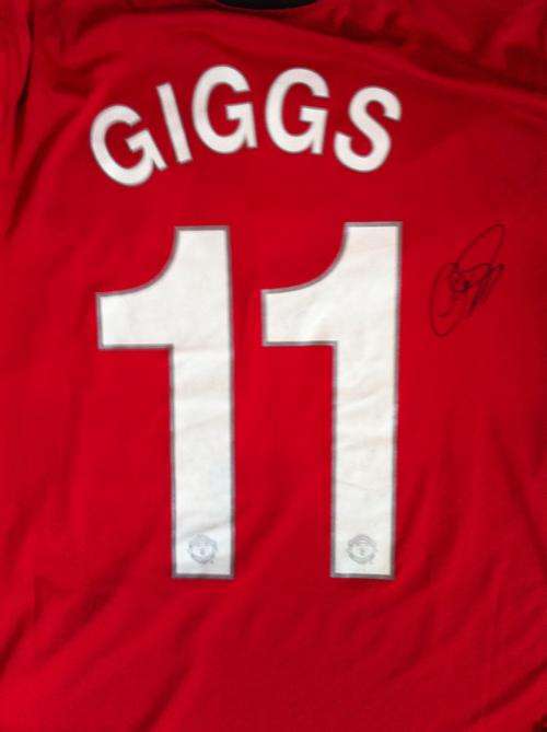 Ryan Giggs signed Man Utd 2009/10 home shirt WOW