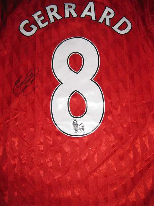 Steven Gerrard signed Liverpool 2010/11 NEW home shirt