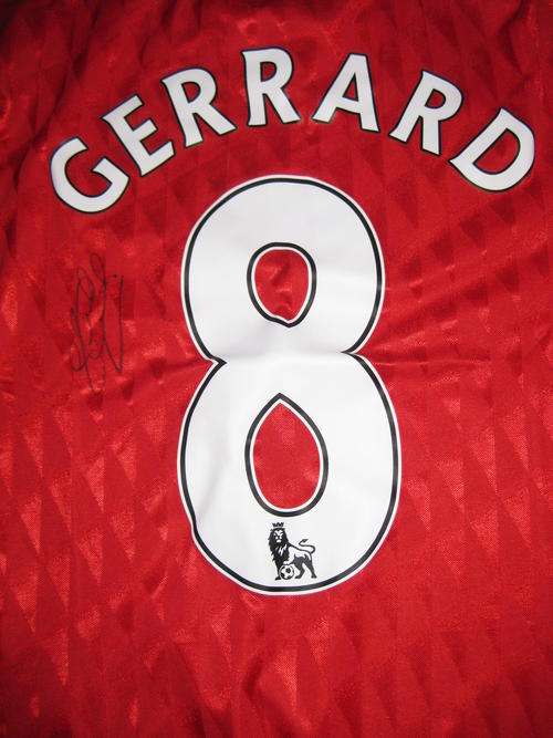 Steven Gerrard signed Liverpool 2010/11 NEW home shirt