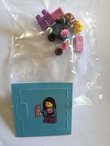 New ** From Lego 60099 Lego Girl Minfigure with Gameboy and ice cream