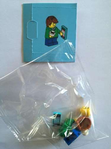 New ** From Lego 60099 Lego Boy with gameboy minifigure
