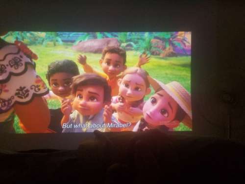 Epson EB-570 ULTRA SHORT THROW Projector + Esquire screen