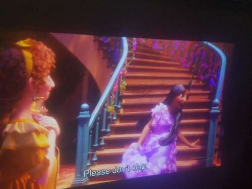 Epson EB-570 ULTRA SHORT THROW Projector + Esquire screen