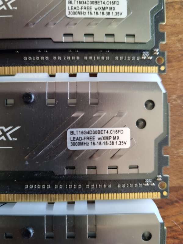 Crucial Ballistix Tactical Tracer RGB 32GB (2x16GB) DDR4-3000MHz UDIMM CL16 1.35v