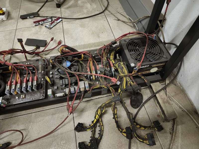 Crypto mining rig [12 card frame, 1800w PSUs]