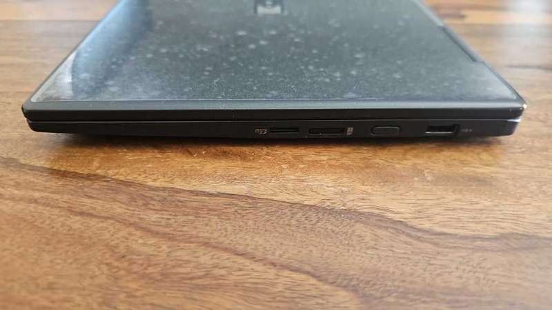 Dynabook Portégé X30W-J-13T 13.3-inch FHD 2-in-1 Laptop - Intel Core i7-1165G7 1TB SSD 16GB RAM LTE