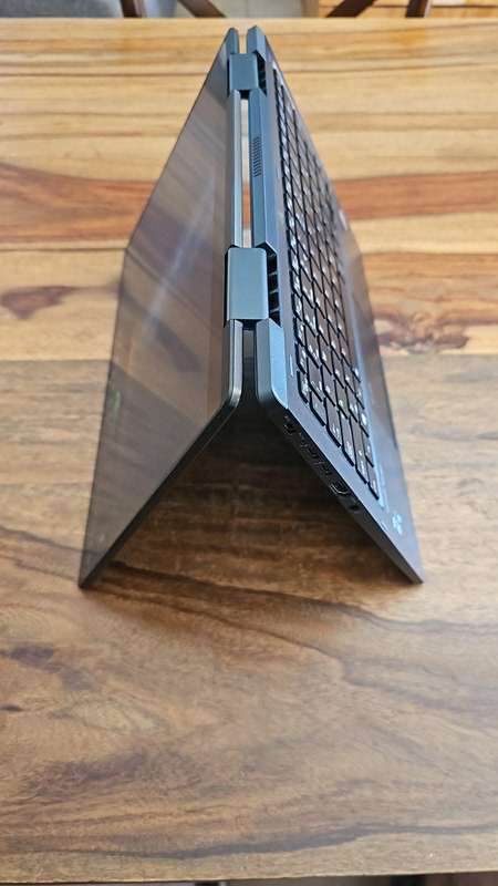 Dynabook Portégé X30W-J-13T 13.3-inch FHD 2-in-1 Laptop - Intel Core i7-1165G7 1TB SSD 16GB RAM LTE