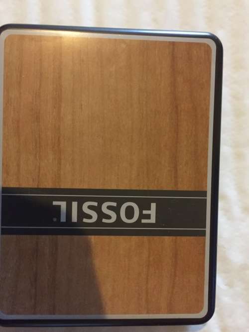 Fossil Men`s Genuine Leather Wallet with original box