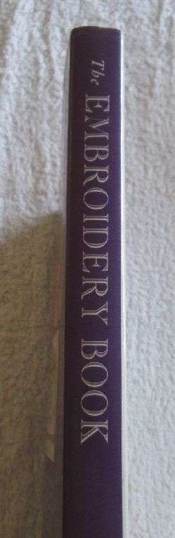 The Embroidery Book - Una Stubbs - Hardcover- 190 pages