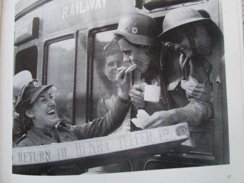 Unsung Heroes - The Woman Who Won the War - Vera Lynn -REEDUCED PRICE