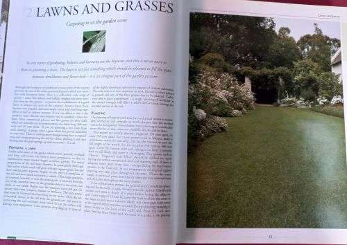 Complete Gardening in South Africa - W. G. Sheat and Gerald Schofield - Hardcover - 488 pages