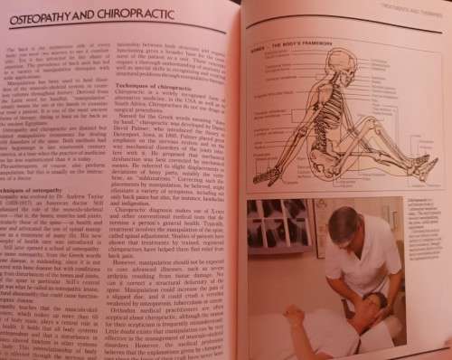 The Complete Manual of Fitness and Well-being - Reader`s Digest - Hardcover - 400 pages