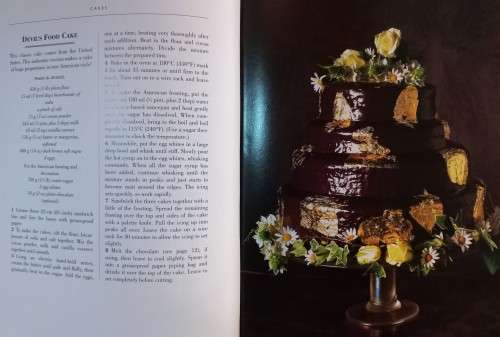 Complete Book of Chocolate - Good Housekeeping - Hardcover - 160 Pages