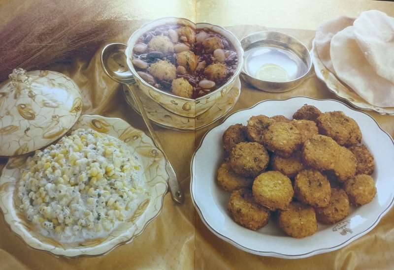 Indian Vegetarian Cookbook - Tarla Dalal - Hardcover - 128 pages