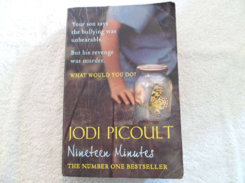Nineteen Minutes - Jodi Picoult