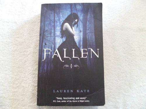 Fallen - Lauren Kate