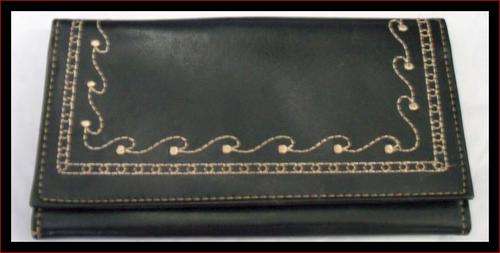 CRAZZEEE   AUCTION .WOMEN WALLET