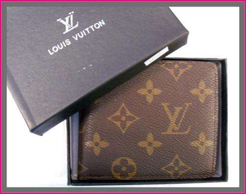 LOUIS VUITTON MENS WALLET - 10cm X 9.5cm - COMES IN BOX SO PERFECT FOR GIFTS AS WELL