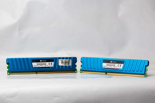 Corsair Vengance LP Blue 8GB DDR3 1600MHZ CML8GX3M2A1600C9B