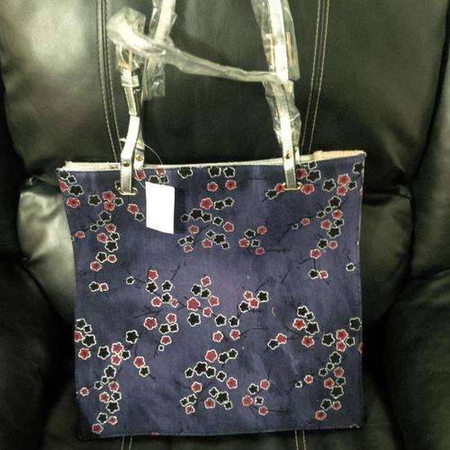 Stunning fashion handbag!