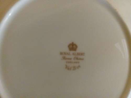 I HAVE AN EXQUISITE ROYAL ALBERT "VAL D'OR" CAKE PLATE IN EXCELLENT CONDITION!!