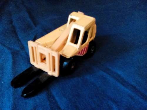FOR THE COLLECTOR I HAVE A "MATCHBOX" FORKLIFT  STUNNING!!!