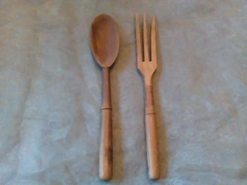 I HAVE A BEAUTIFUL WOODEN SPOON & FORK SET - STUNNING PIECES!!!!!