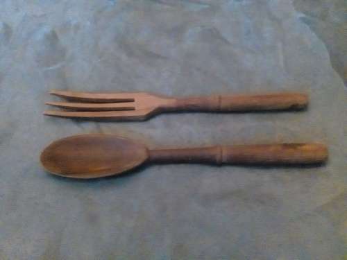 I HAVE A BEAUTIFUL WOODEN SPOON & FORK SET - STUNNING PIECES!!!!!