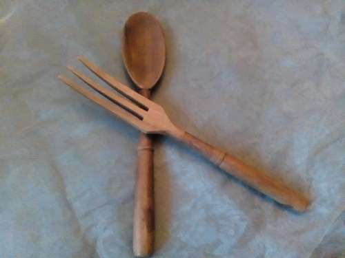 I HAVE A BEAUTIFUL WOODEN SPOON & FORK SET - STUNNING PIECES!!!!!