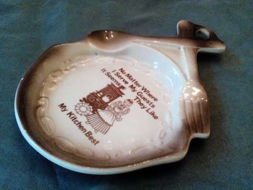 THIS IS SUCH A BEAUTIFUL VITAGE ''OUMA'S KITCHEN'' CERAMIC WALL HANGING PIECE - STUNNING!!!!