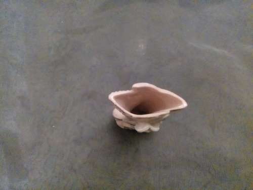 THIS IS A BEAUTIFUL LITTLE PINK CERAMIIC ''ROSE'' VASE - STUNNING PIECE!!!!