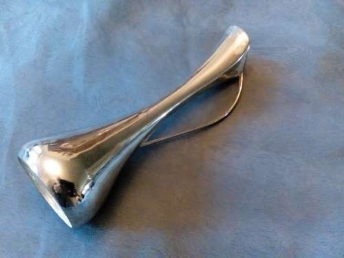 LOOK AT THIS STUNNING LITTLE SILVER COLOURED STEEL VASE - SUCH A CUTE PIECE!!!!