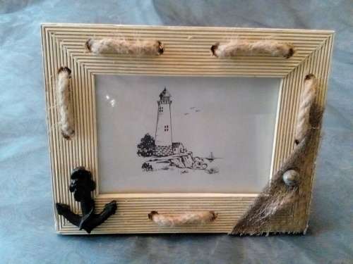 THIS IS SUCH A STUNNING WOODEN SEA THEMED PHOTO FRAME - BEAUTIFUL PIECE!!!!